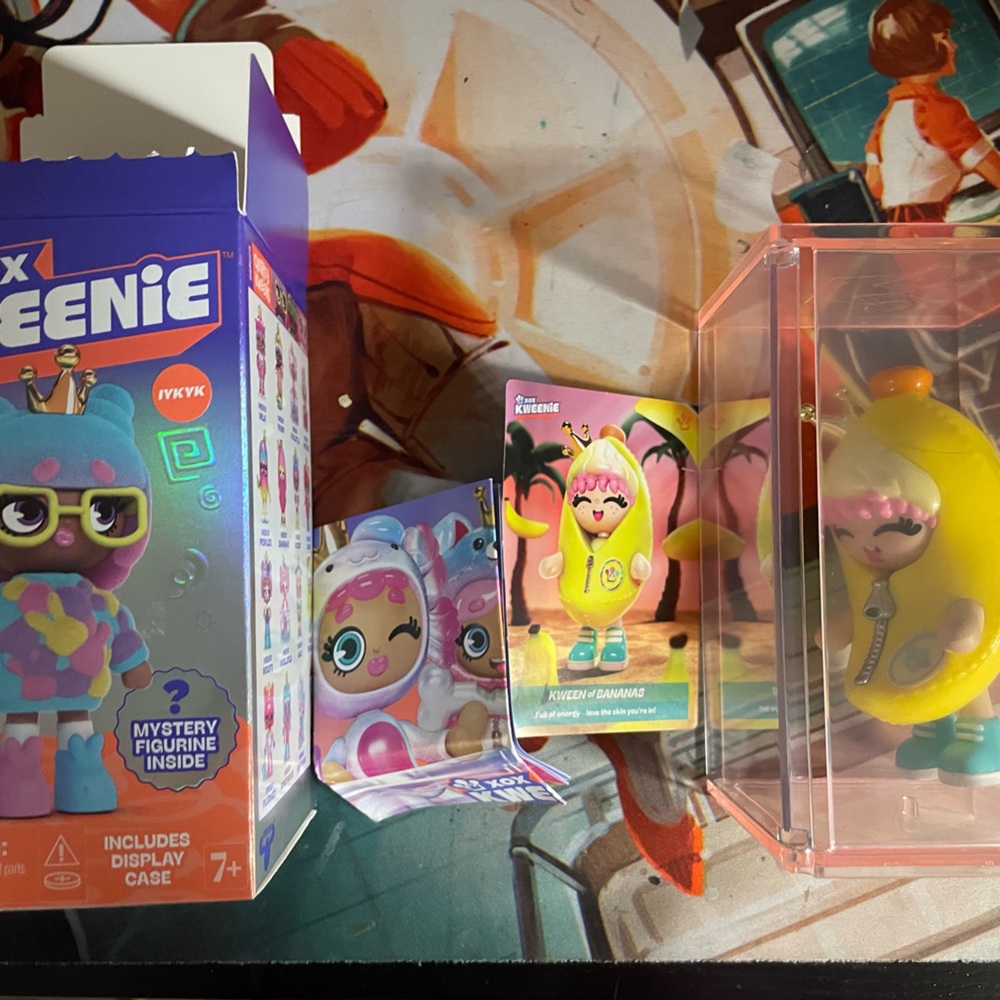XO KWEENIE Quirky Kweens Mystery Series Kween of Bananas